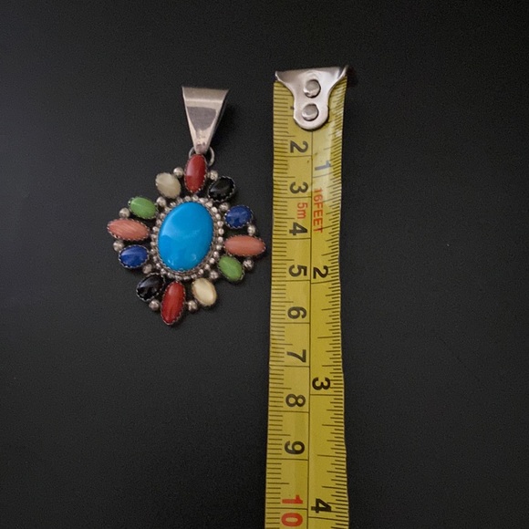 NAVAJO C.JONES STERLING SILVER PENDANT - Picture 10 of 10